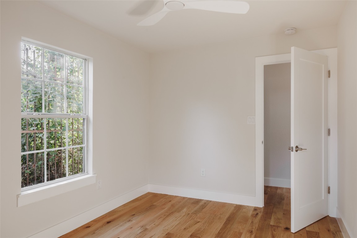 827 Gullett Street Austin, TX 78702 - Photo 35 of 40