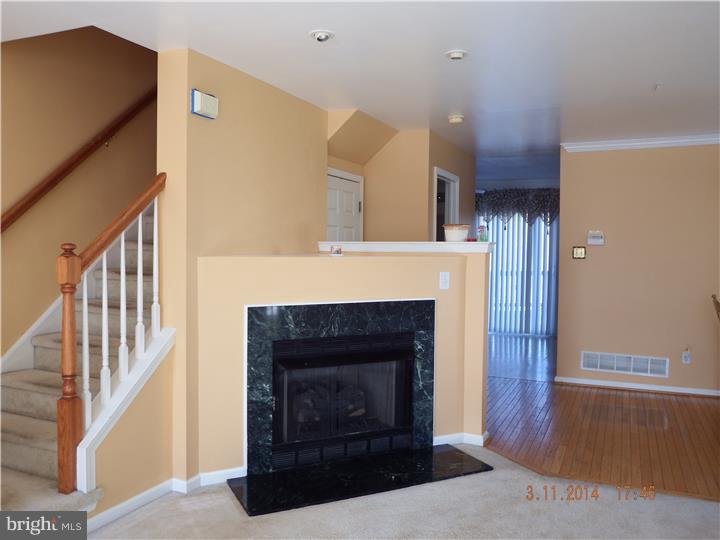 211 Springvalley Way Aston, PA 19014 - Photo 11 of 18 Living Room