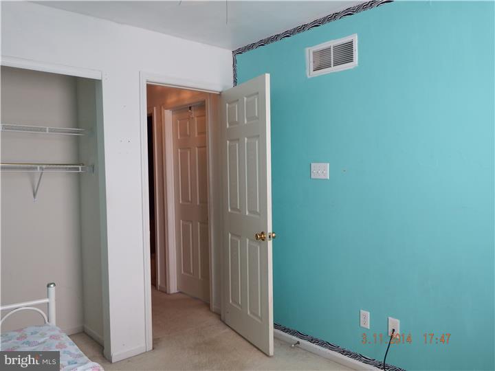 211 Springvalley Way Aston, PA 19014 - Photo 13 of 18 Bedroom 2