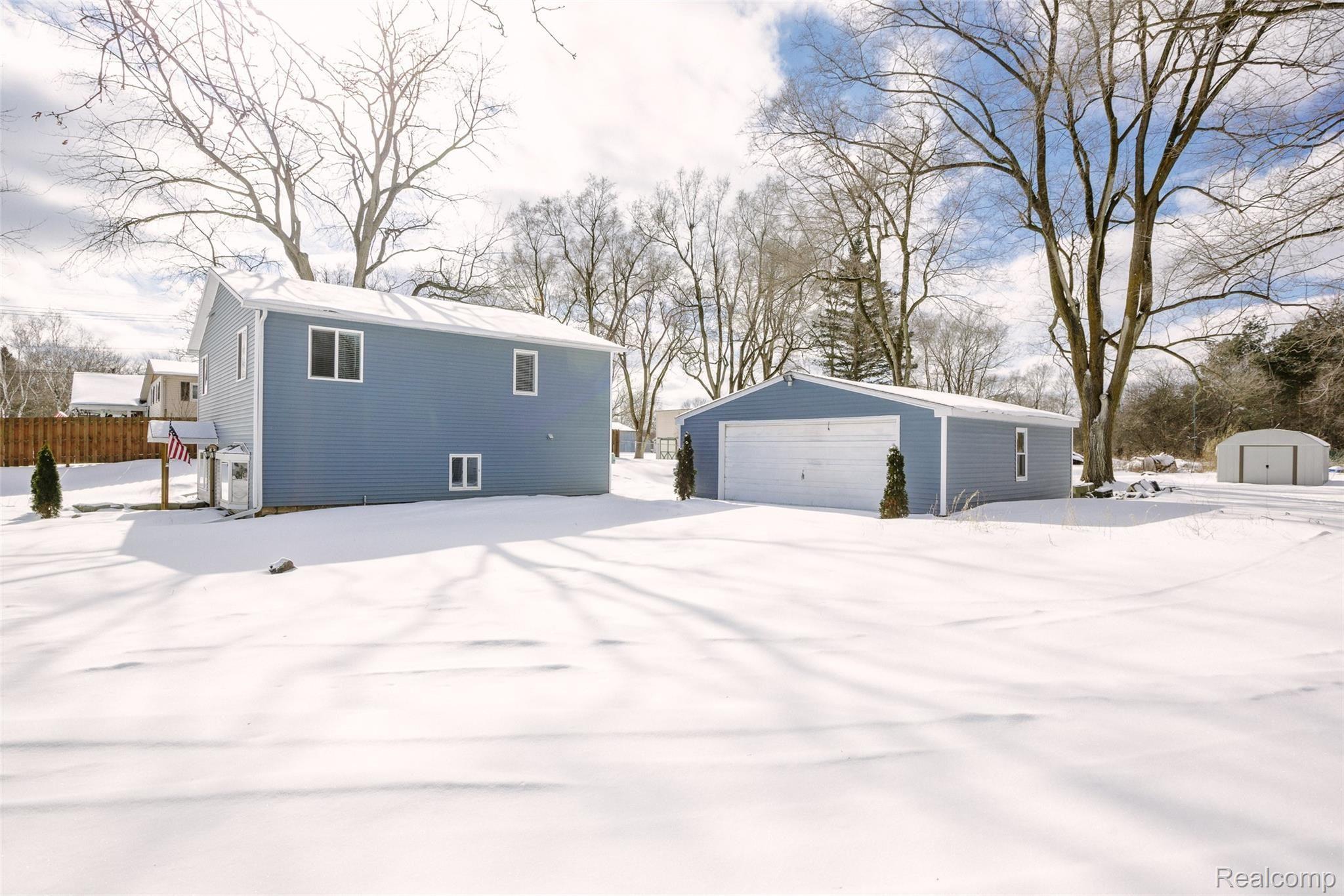 8673 Clarridge Road Clarkston, MI 48348 - Photo 2 of 59 MarkGibeau_ClarridgeClarkston_02.JPG