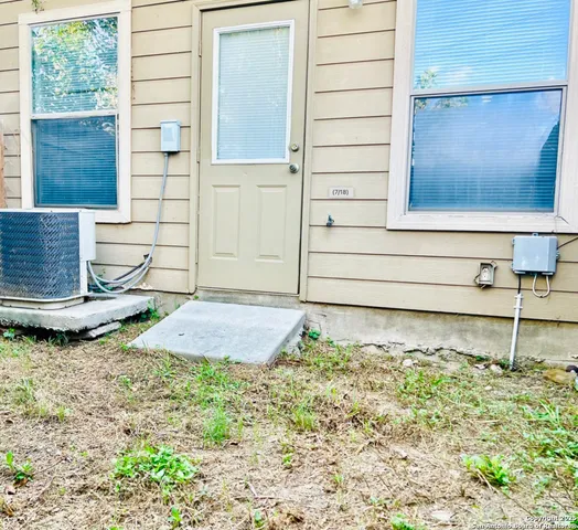 $1,000 | 7301 Longing Trail, Unit 4, San Antonio, TX 78244