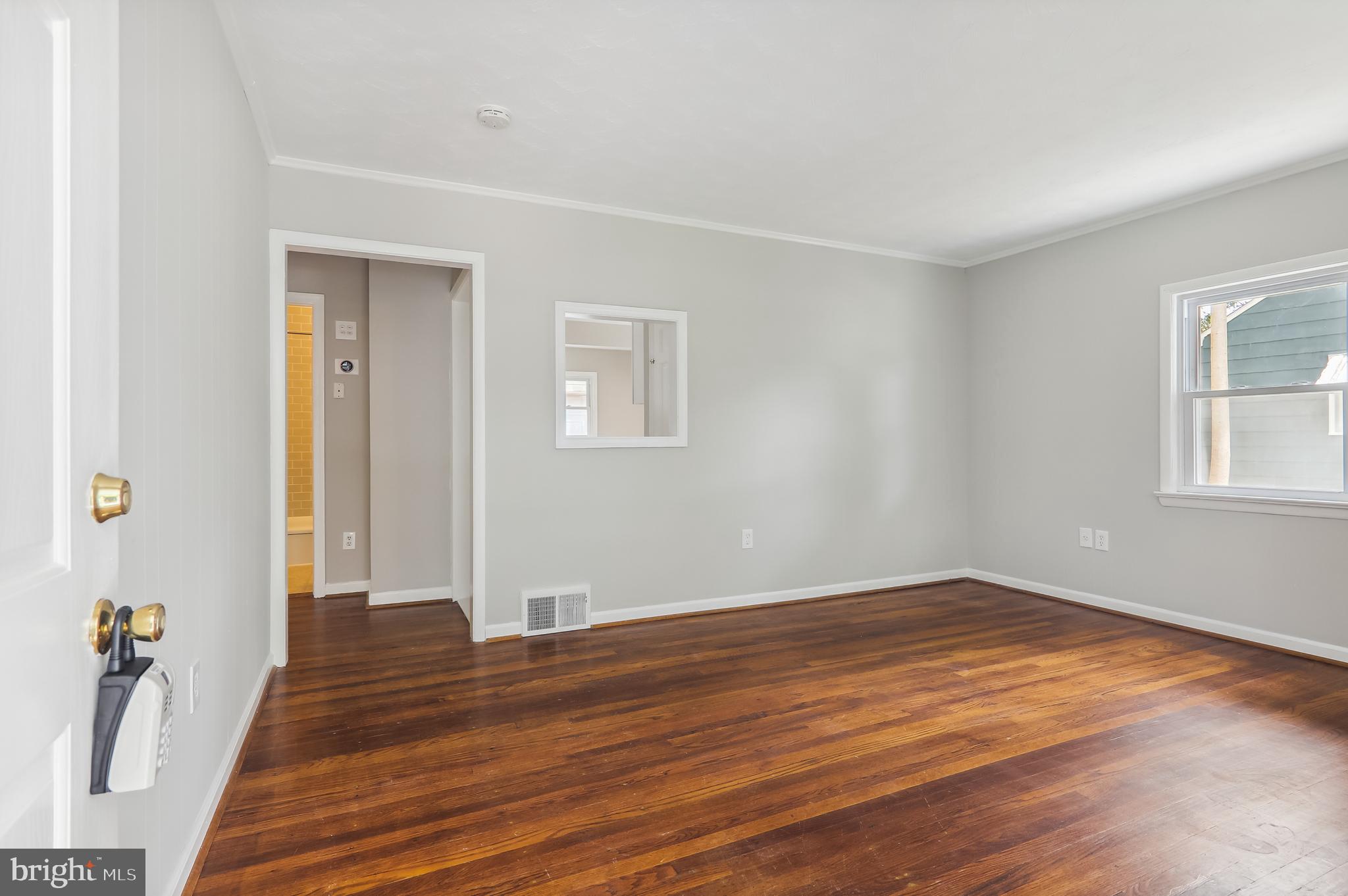 4413 Sigsbee Road Silver Spring, MD 20906 - Photo 5 of 36 Living Room
