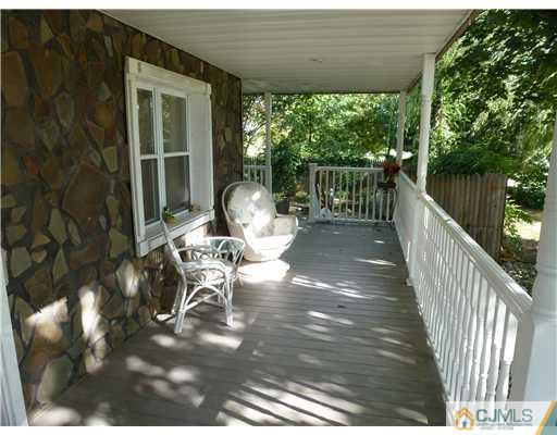 202 Georges Road Dayton, NJ 08810 - Photo 2 of 25 Gallery Image 2