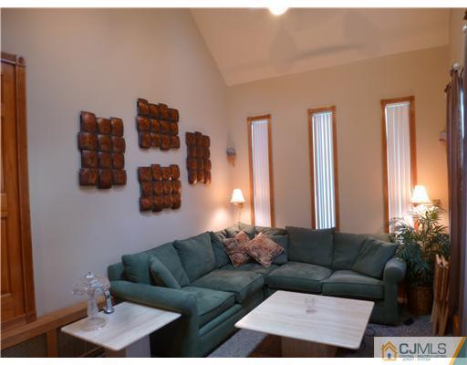 202 Georges Road Dayton, NJ 08810 - Photo 13 of 25 Gallery Image 13