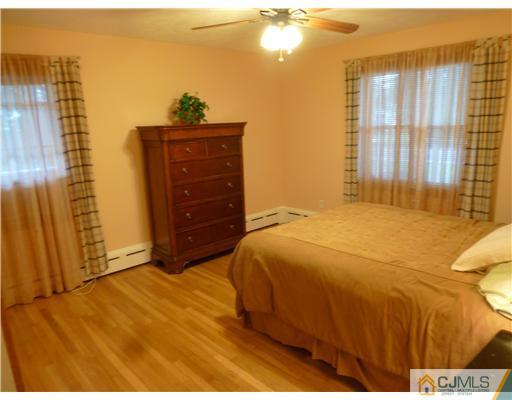 202 Georges Road Dayton, NJ 08810 - Photo 18 of 25 Gallery Image 18
