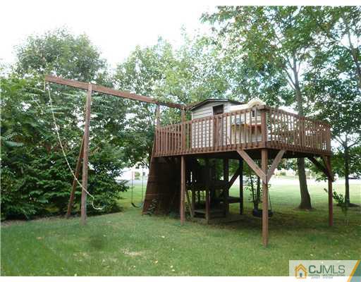 202 Georges Road Dayton, NJ 08810 - Photo 7 of 25 Gallery Image 7