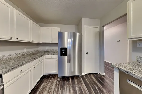 $2,350 | 21610 Britton Hill Way, Katy, TX 77449