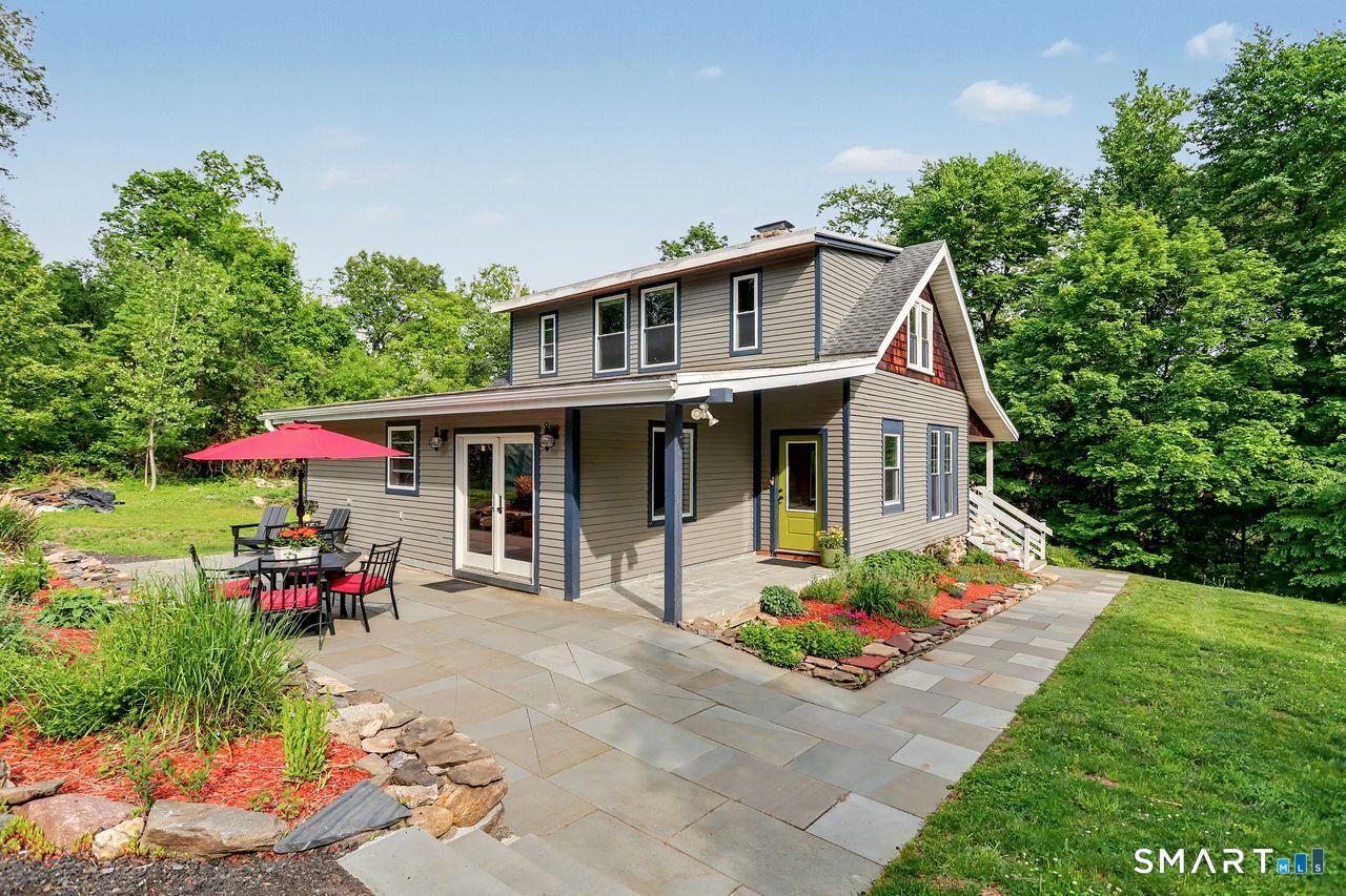 110 Newton Road Woodbridge, CT 06525 - Photo 1 of 1 110 Newton Road ~ Welcome Home!