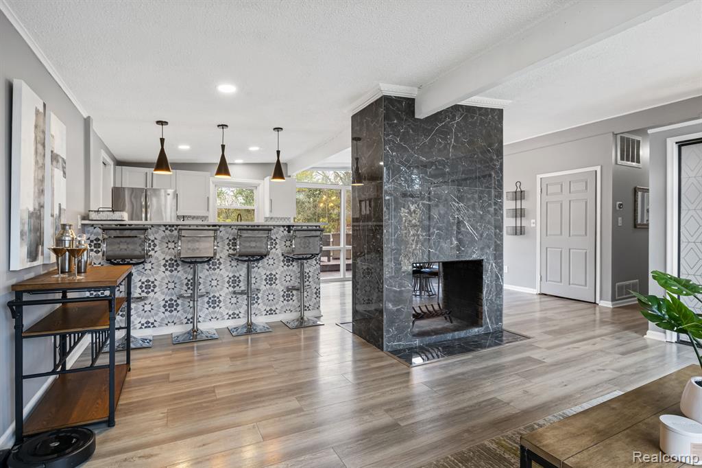 27870 Peppermill Road Farmington Hills, MI 48331 - Photo 4 of 59