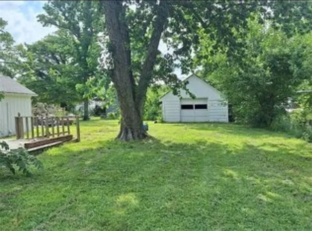 $49,900 | 230 East Prairie Street, Girard, KS 66743