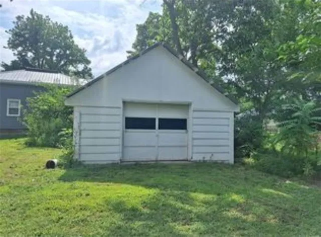 $49,900 | 230 East Prairie Street, Girard, KS 66743