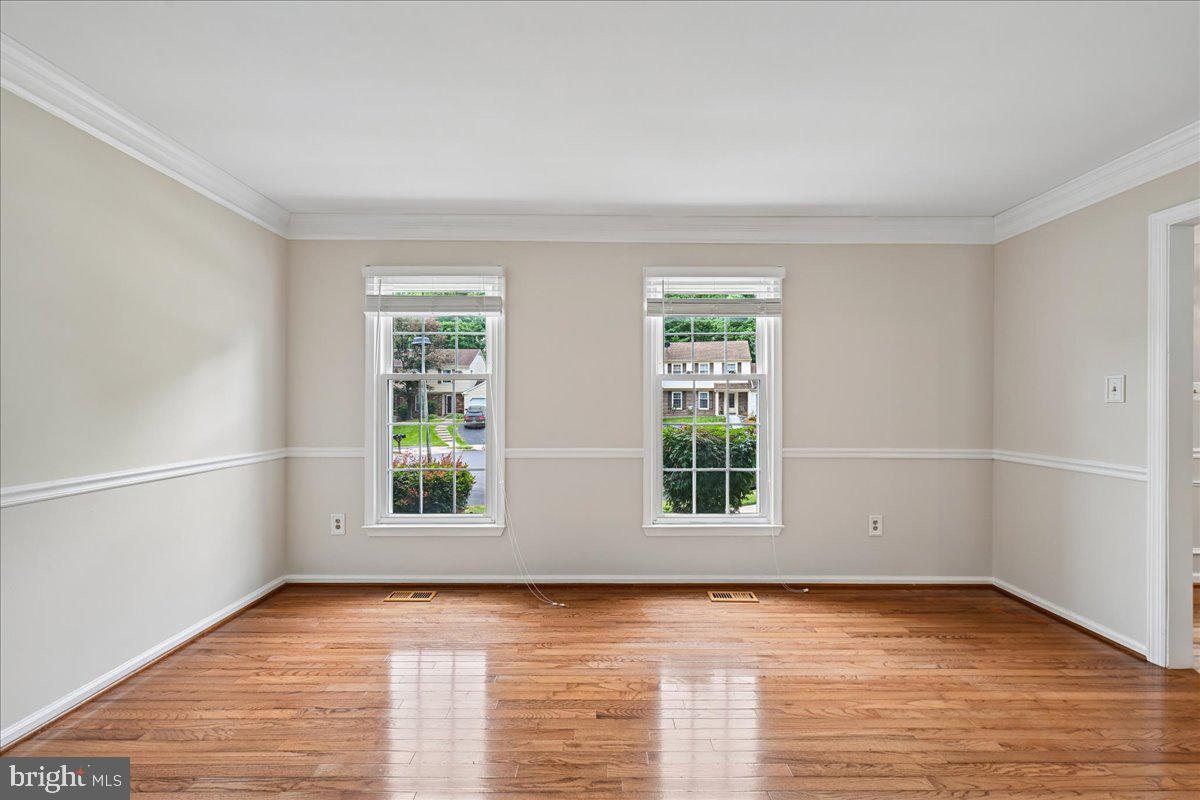 7592 Ruxton Drive Springfield, VA 22153 - Photo 9 of 72