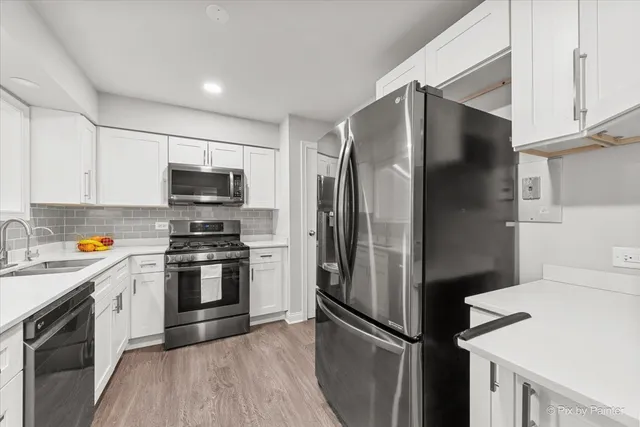 $185,000 | 500 Chase Drive, Unit 12, Clarendon Hills, IL 60514