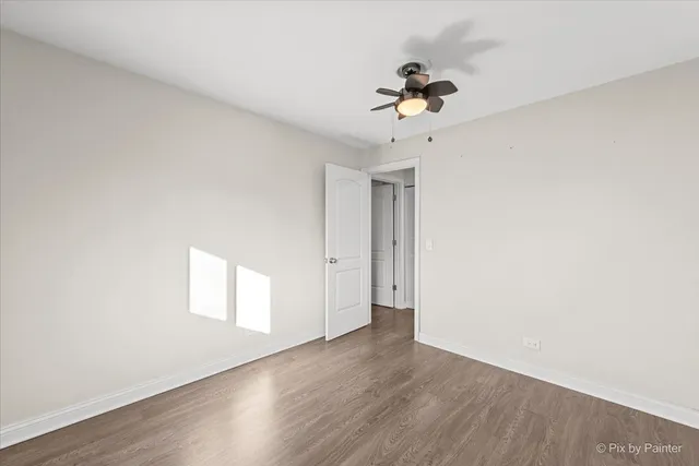 $185,000 | 500 Chase Drive, Unit 12, Clarendon Hills, IL 60514