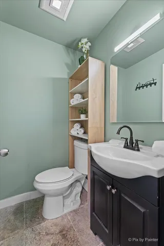 $185,000 | 500 Chase Drive, Unit 12, Clarendon Hills, IL 60514