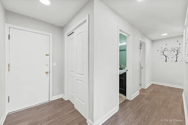 $185,000 | 500 Chase Drive, Unit 12, Clarendon Hills, IL 60514