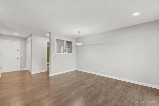 $185,000 | 500 Chase Drive, Unit 12, Clarendon Hills, IL 60514