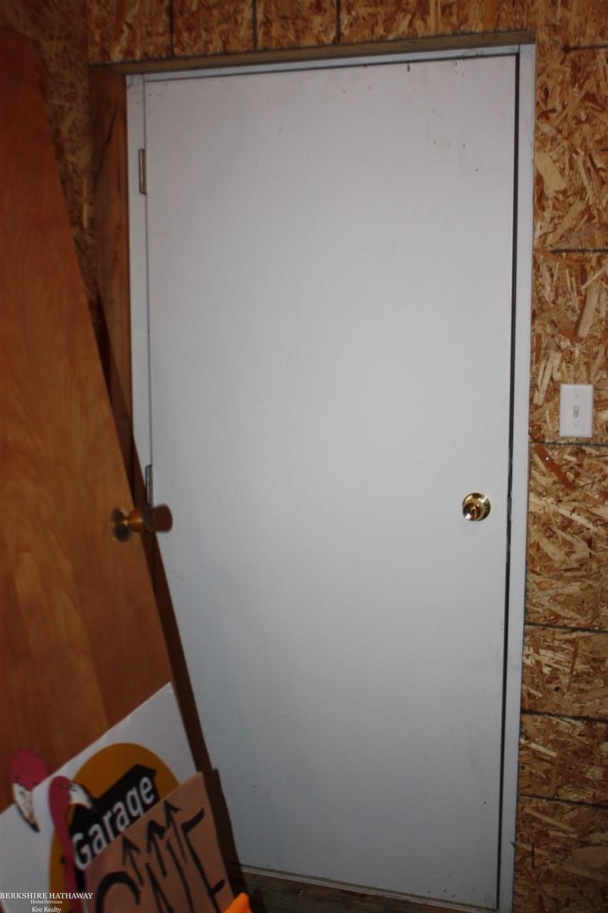 5048 Rochester Road Leonard, MI 48367 - Photo 35 of 68 31299621-34.JPG