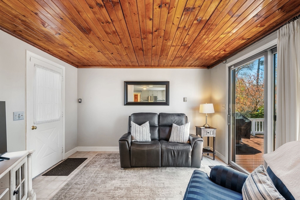 30 Walter Road Danvers, MA 01923 - Photo 13 of 32