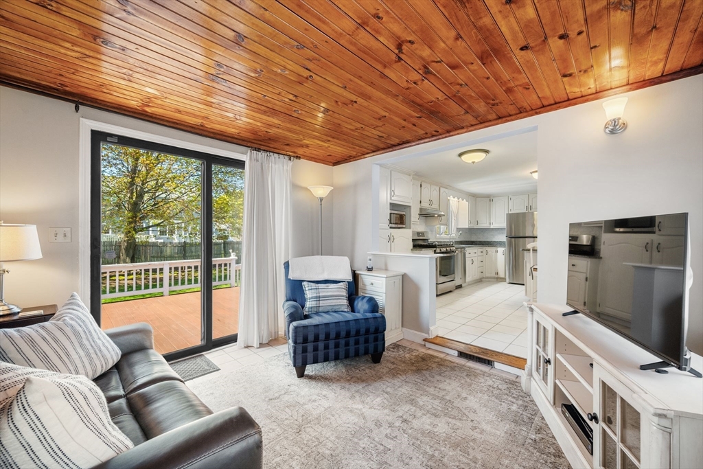 30 Walter Road Danvers, MA 01923 - Photo 14 of 32