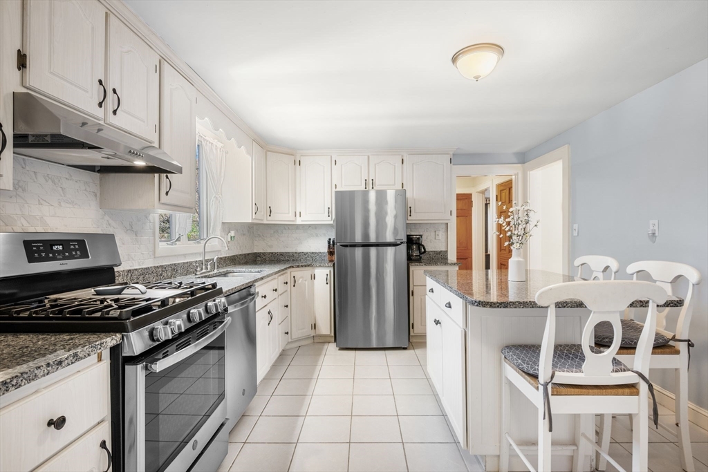30 Walter Road Danvers, MA 01923 - Photo 10 of 32