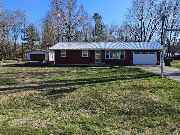 $172,500 | 111 West Hickory Street, Bluford, IL 62814