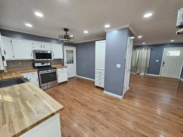 $172,500 | 111 West Hickory Street, Bluford, IL 62814