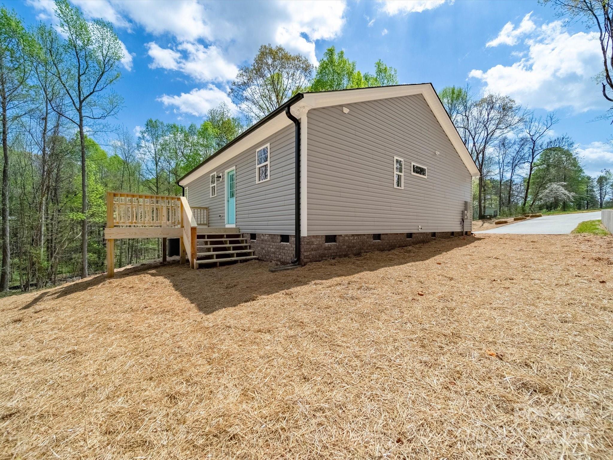 297 Bar Link Road Mount Pleasant, NC 28124 - Photo 5 of 48