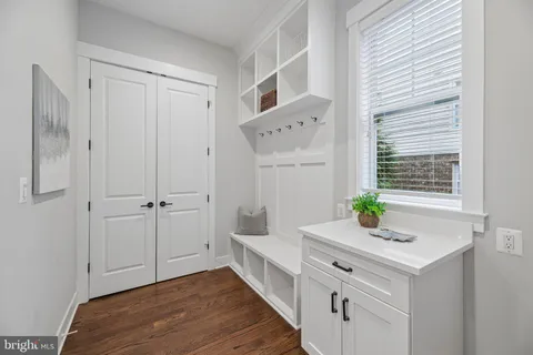 $2,400,000 | 2336 North Oak Street, Falls Church, VA 22046