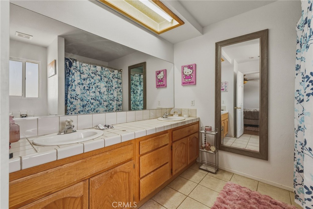 15072 Desert Star Road Apple Valley, CA 92307 - Photo 11 of 17