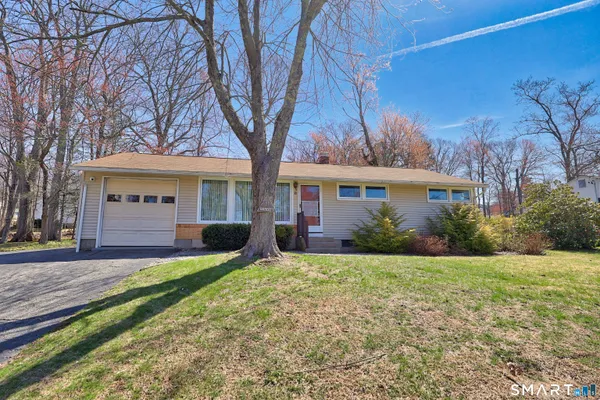 $289,900 | 81 Wildwood Road, Torrington, CT 06790