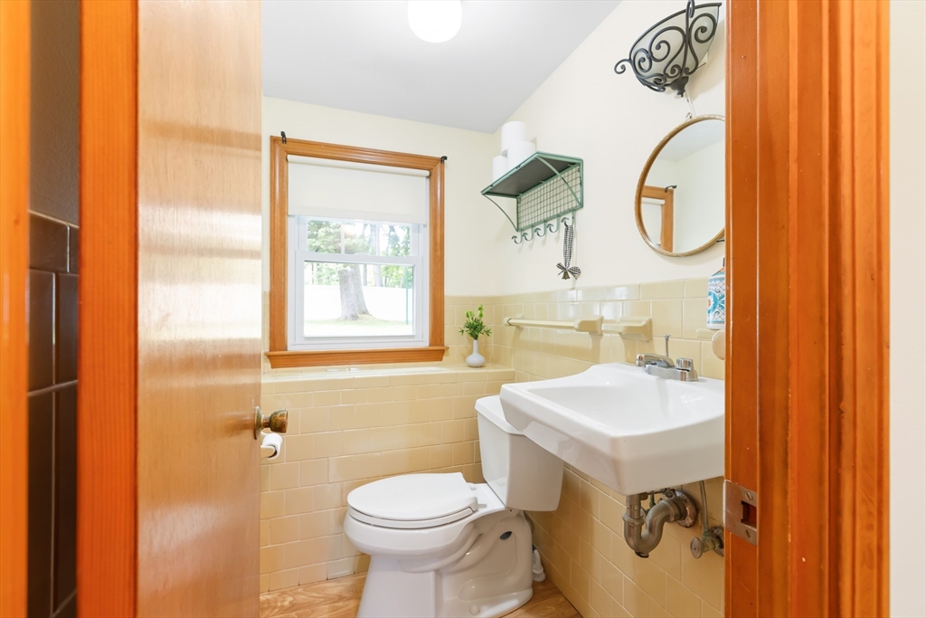 31 Robert Road Holliston, MA 01746 - Photo 20 of 28 Gallery Image 20