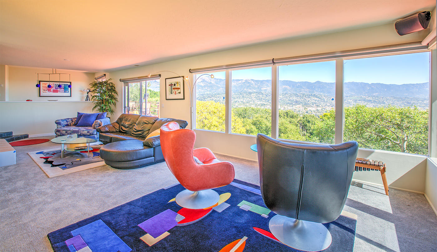 1264 Mountain View Road Santa Barbara, CA 93109 - Photo 2 of 20 Living/Family room with Views