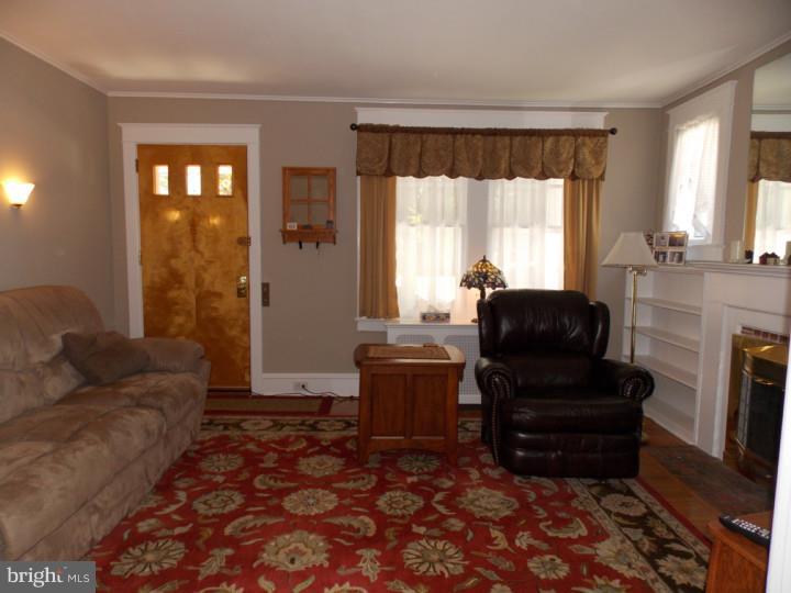 330 Powell Road Springfield, PA 19064 - Photo 4 of 25