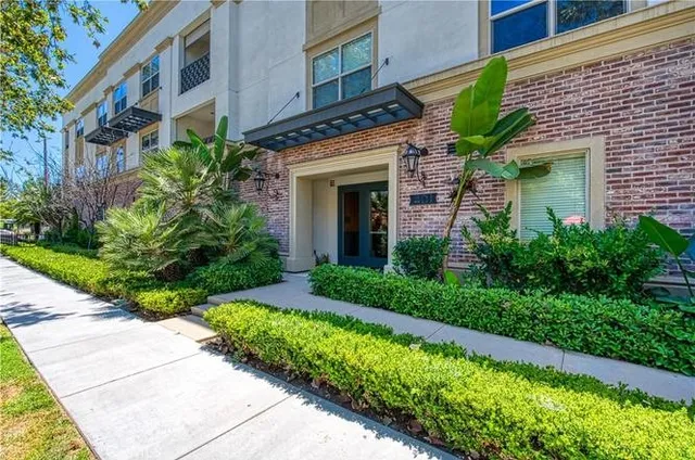 $495,000 | 411 South Anaheim Boulevard, Unit 1, Anaheim, CA 92805