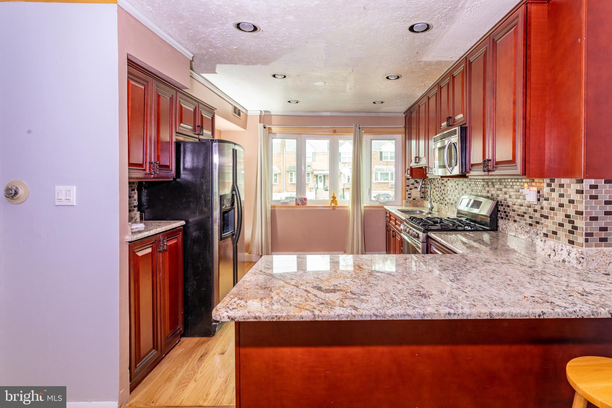 4107 Fairdale Road Philadelphia, PA 19154 - Photo 2 of 16 Renovated kitchen with bay window
