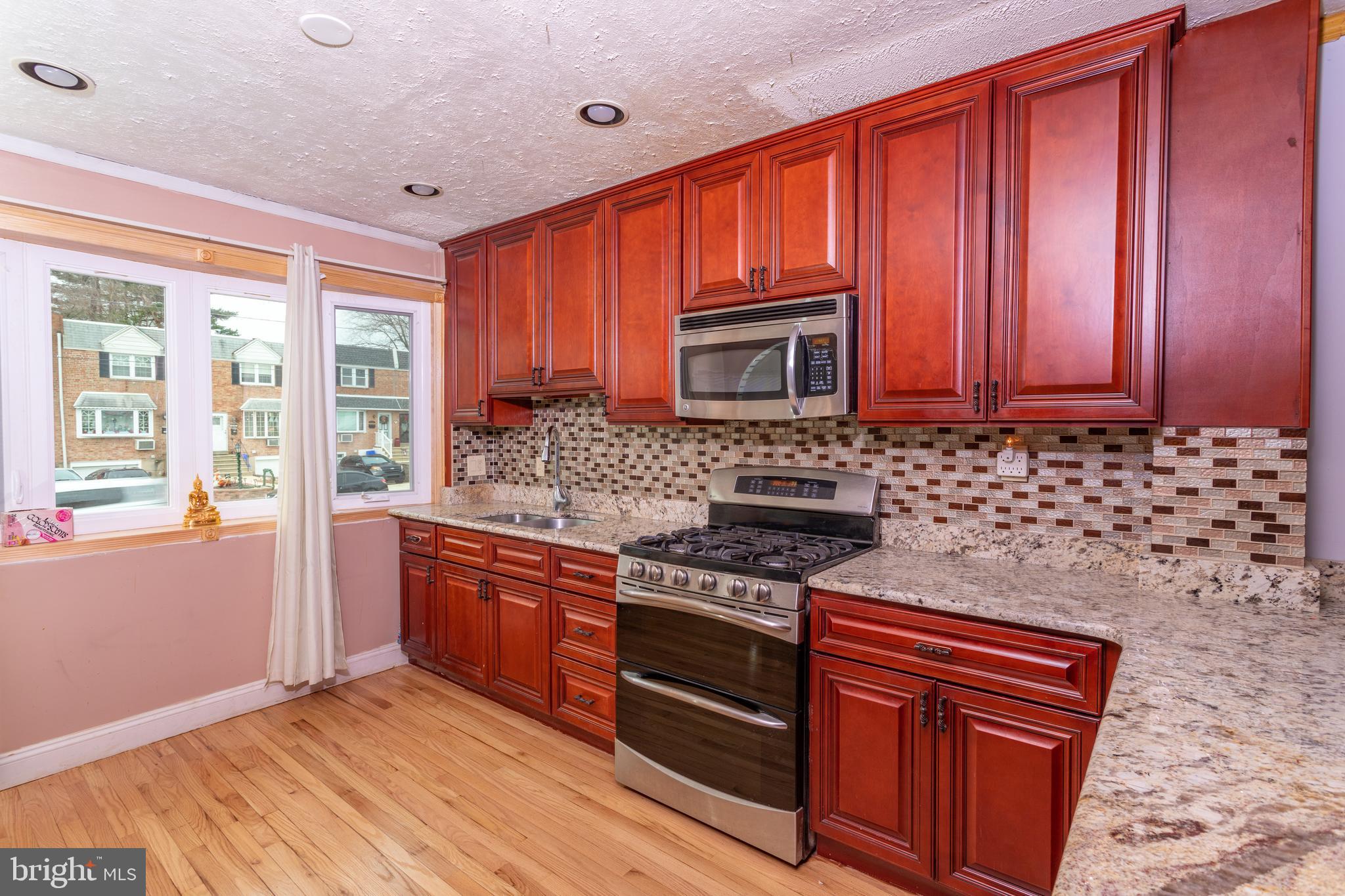 4107 Fairdale Road Philadelphia, PA 19154 - Photo 3 of 16 Appliances Included
