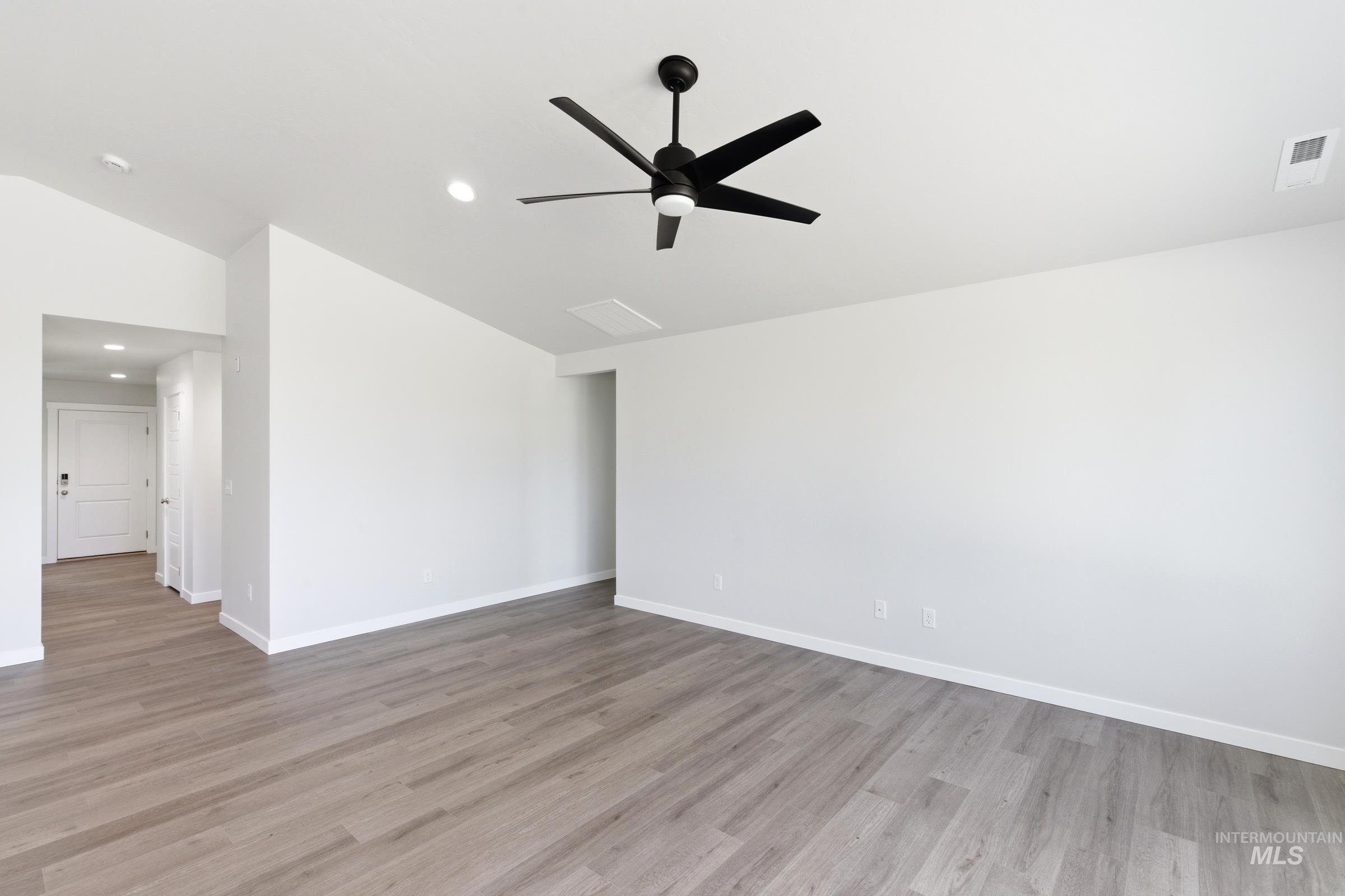 1059 West Jasper Street Meridian, ID 83642 - Photo 9 of 23 Empty room
