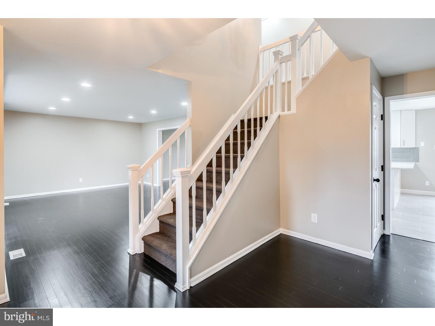 4 Covington Place Voorhees, NJ 08043 - Photo 9 of 25