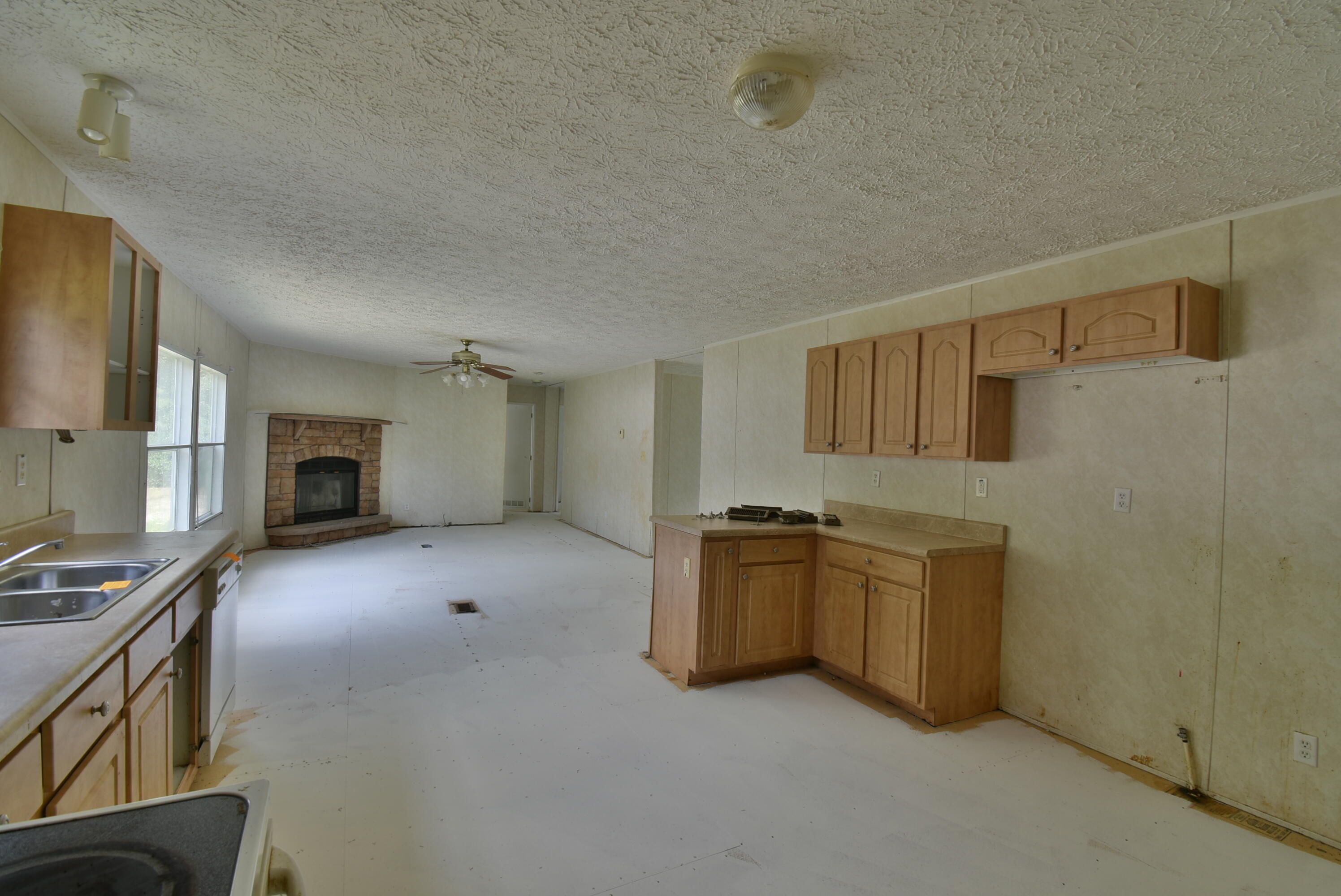 1680 Stanley Loop Road Varnville, SC 29944 - Photo 6 of 29 DSC_0645