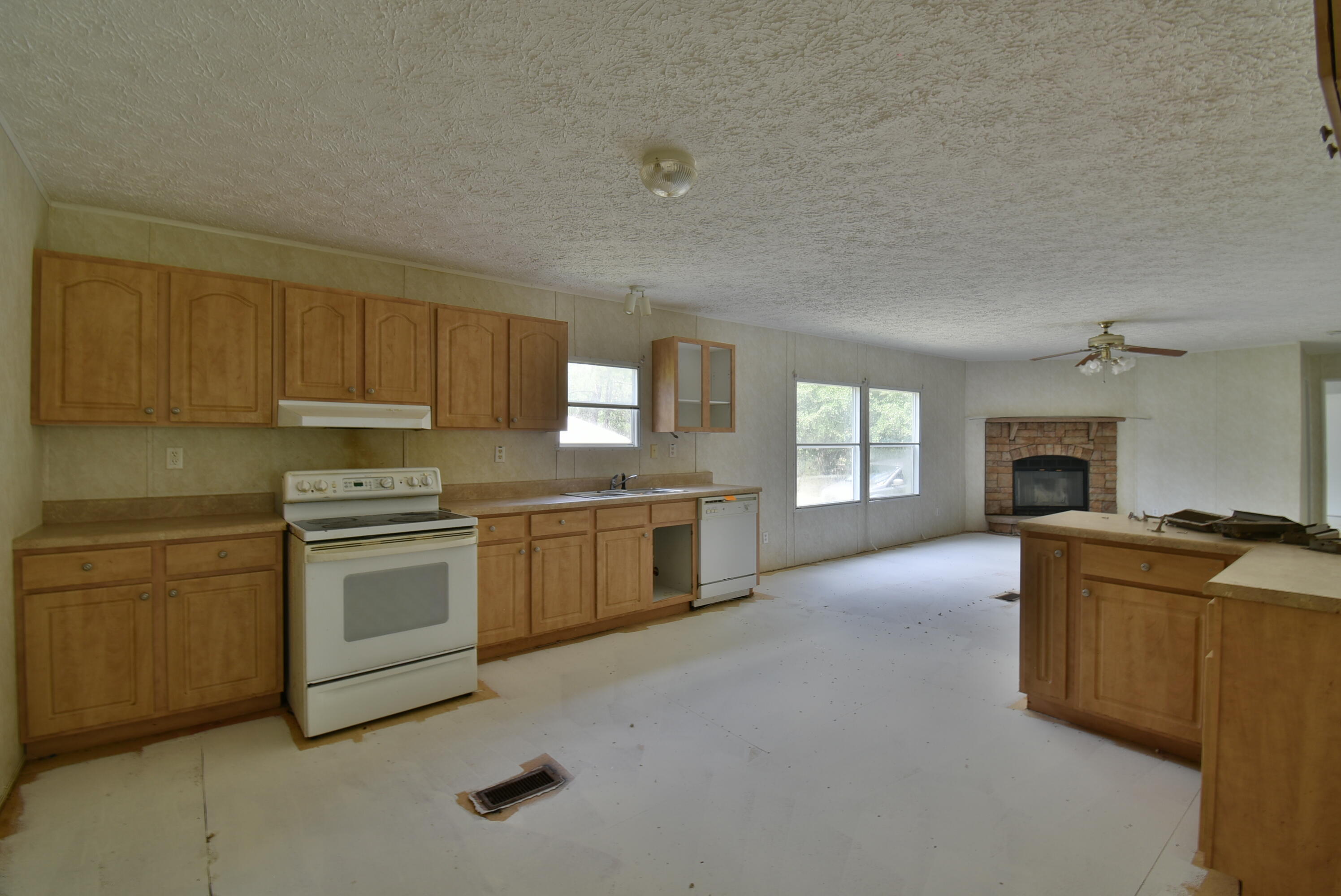 1680 Stanley Loop Road Varnville, SC 29944 - Photo 7 of 29 DSC_0656