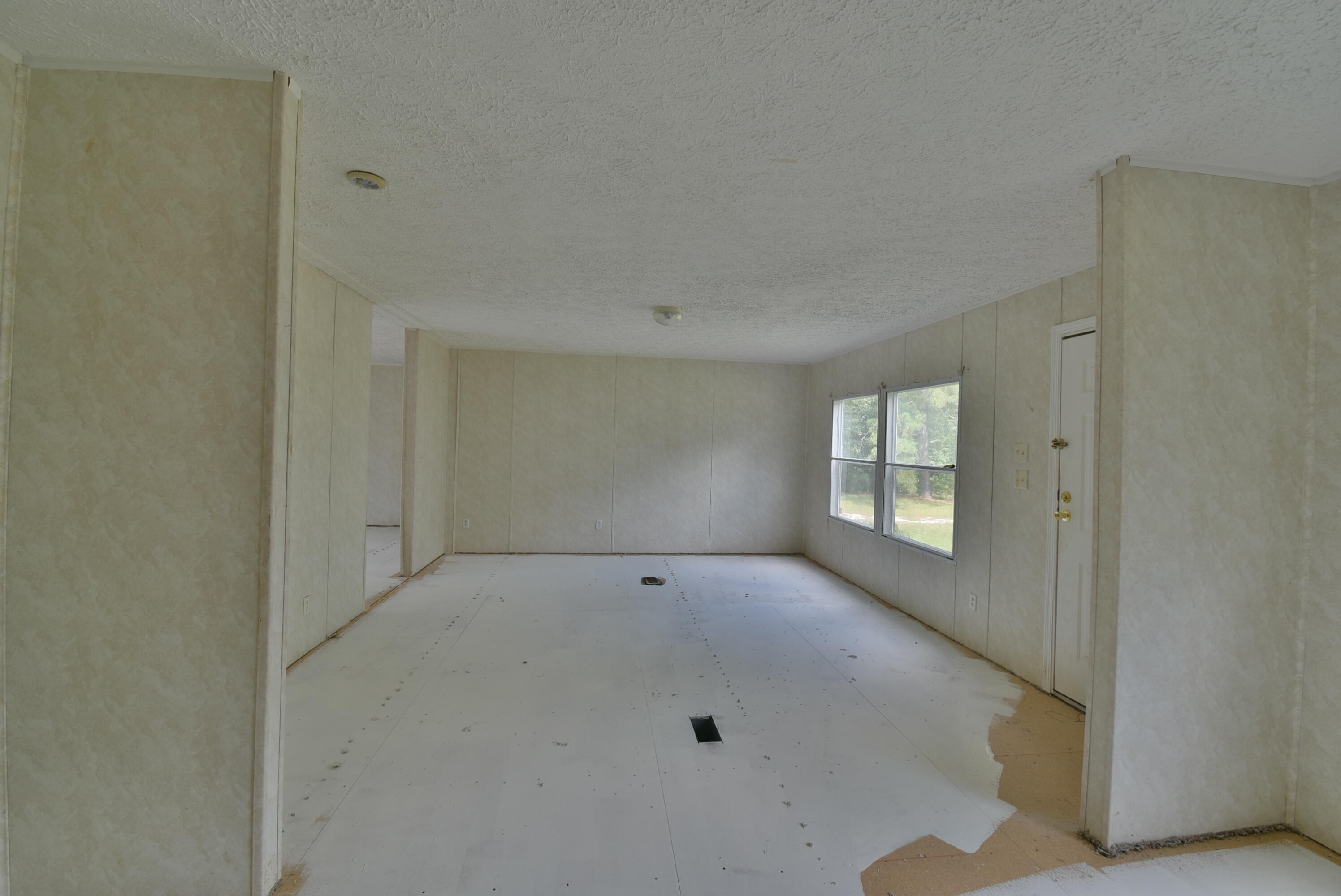 1680 Stanley Loop Road Varnville, SC 29944 - Photo 8 of 29 DSC_0646