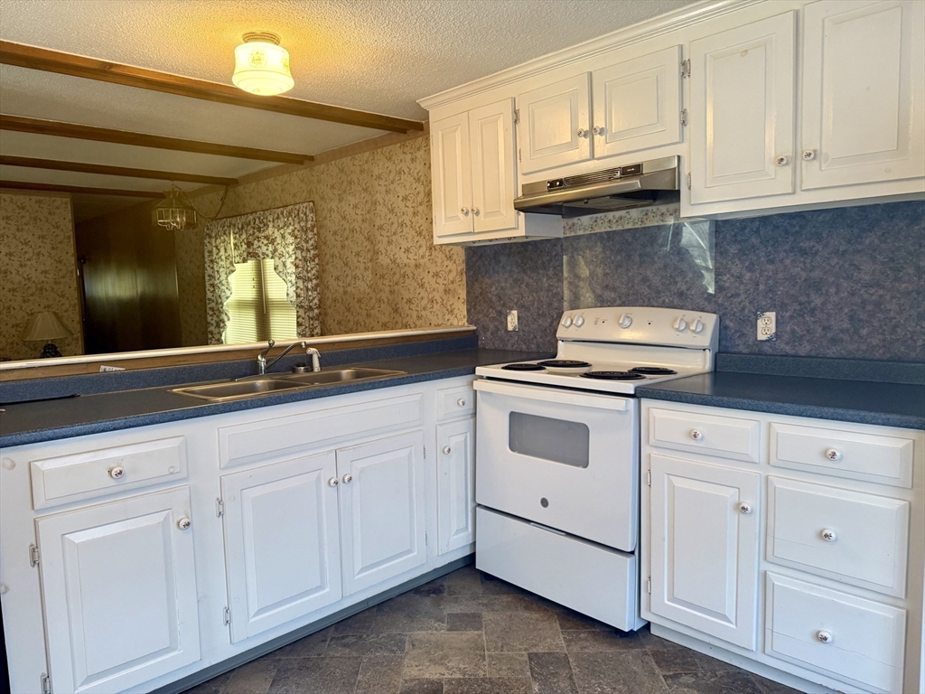 189 Springfield Road, Unit 2 Westfield, MA 01085 - Photo 6 of 19