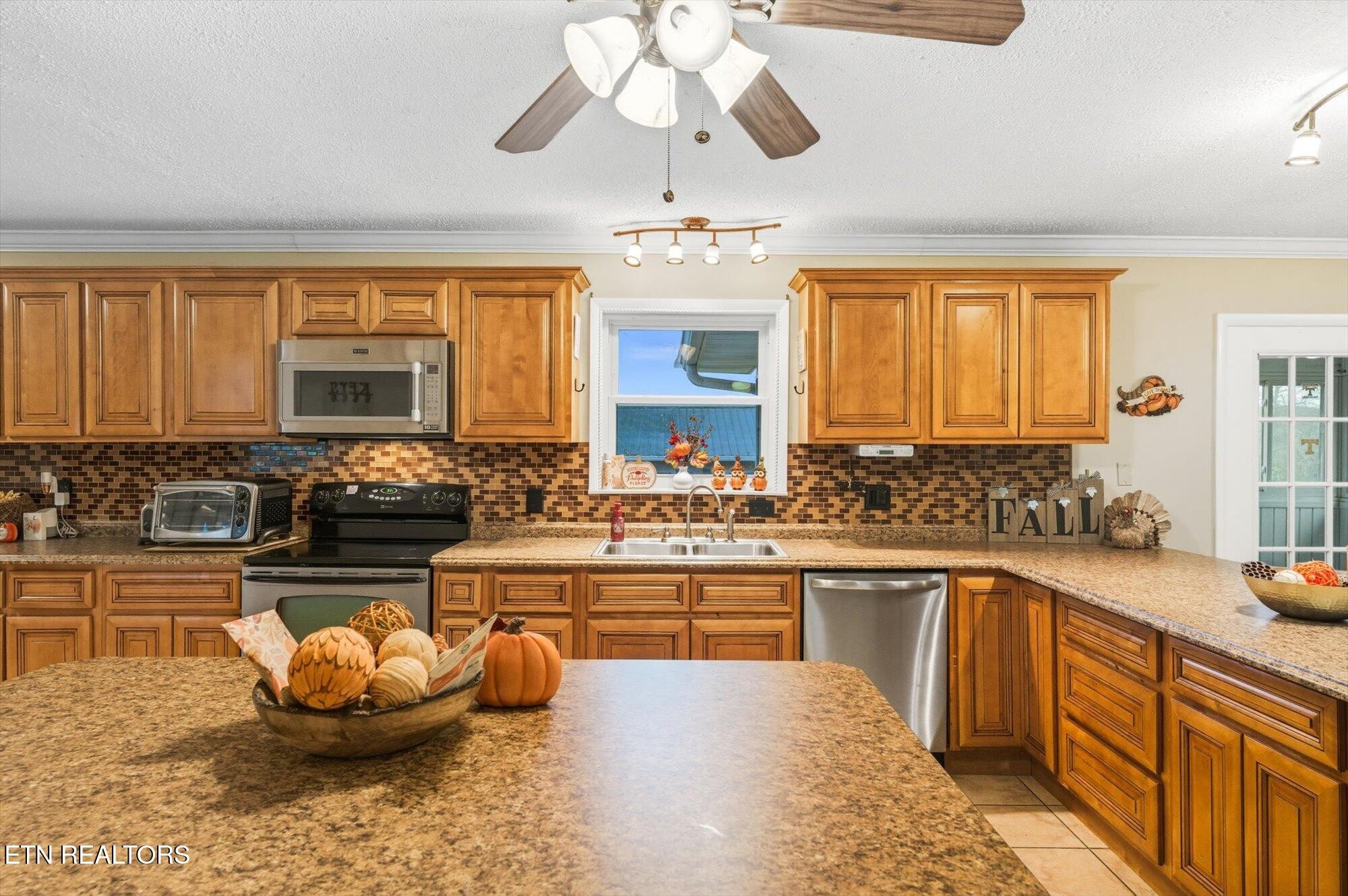 1429 Grove Street Loudon, TN 37774 - Photo 4 of 35