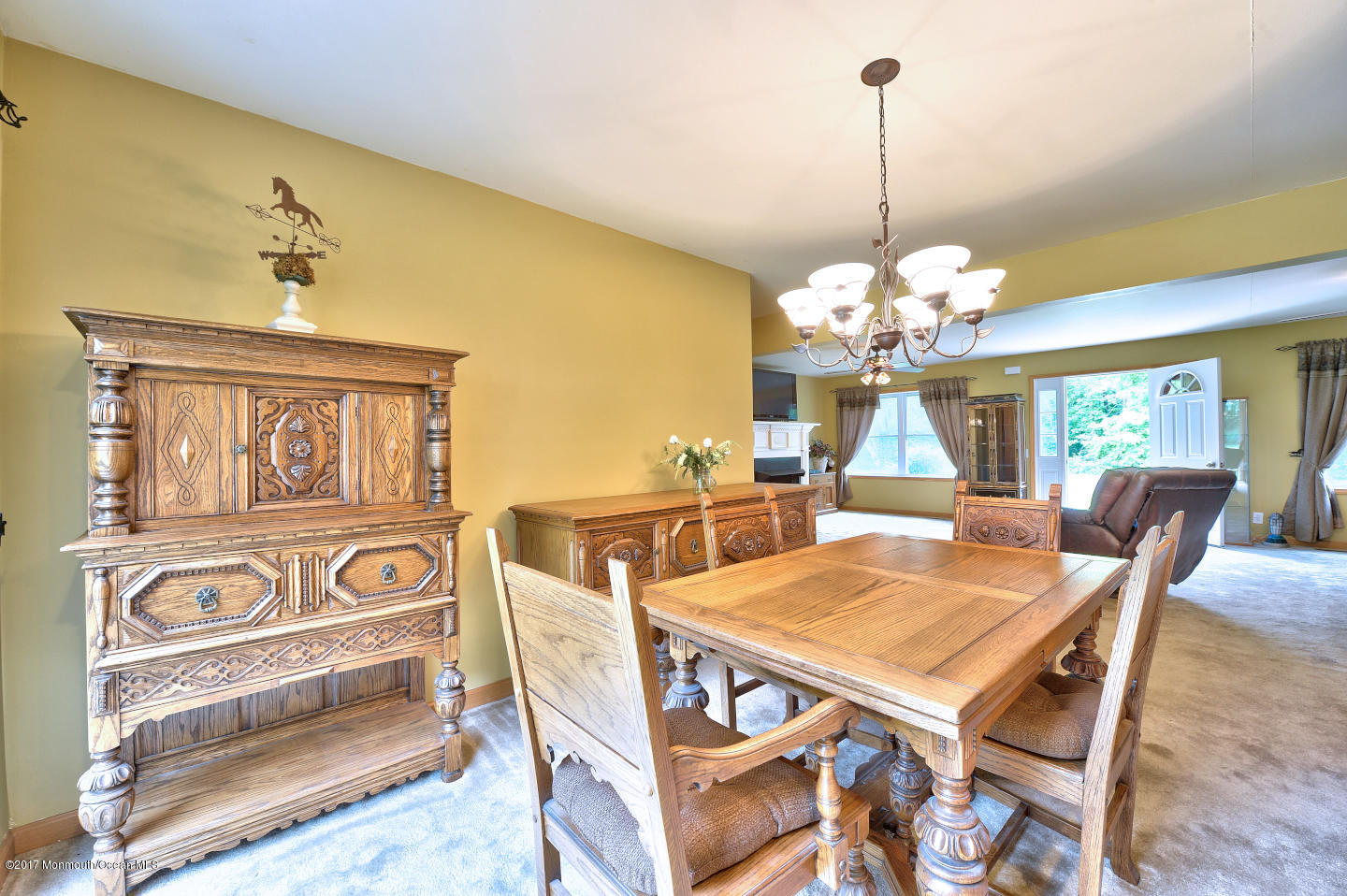 274 Trenton Lakewood Road Cream Ridge, NJ 08514 - Photo 11 of 31 a view of a dining room and livingroom