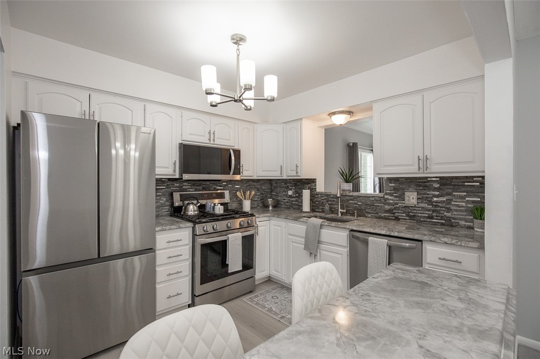 361 Skyview Road Cleveland, OH 44109 - Photo 9 of 38