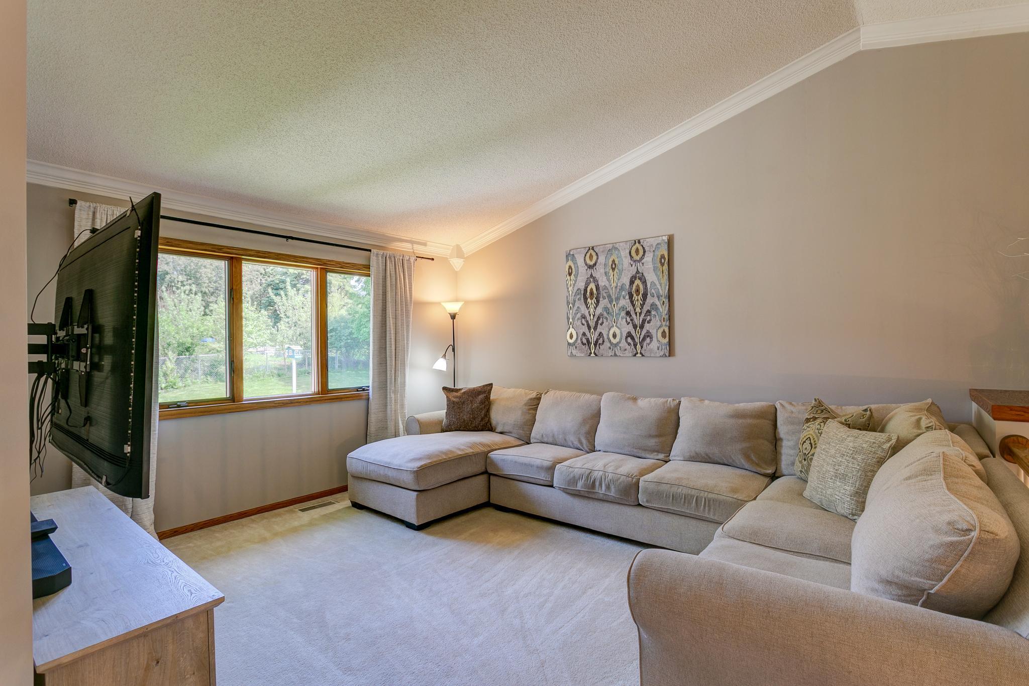 7488 Newbury Road Woodbury, MN 55125 - Photo 17 of 39