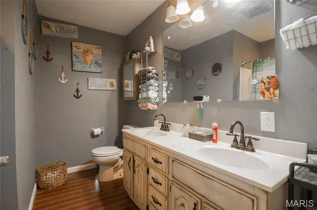 $153,000 | 910 Carney Street, Dexter, MO 63841