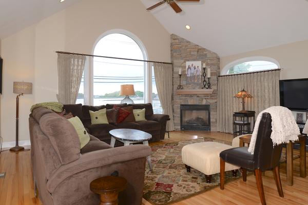 122 Willow Road Nahant, MA 01908 - Photo 4 of 29 Gallery Image 4
