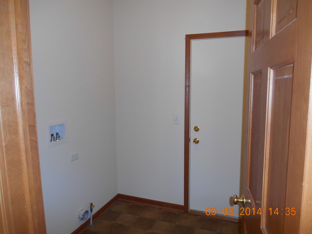3612 Harms Road Joliet, IL 60435 - Photo 8 of 25 a small space with wooden floor